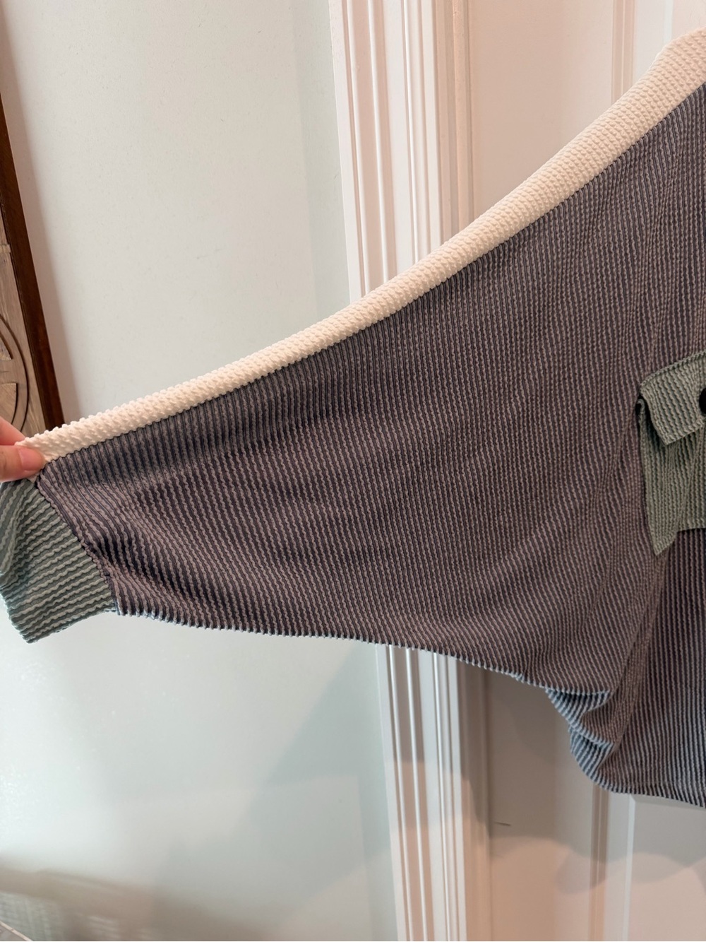 BUCKETLIST Top Size Medium Oversized - Picture 4 of 16